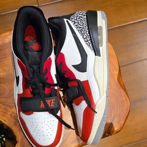 Air jordan 312' Red and Black Sneakers